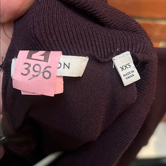 Aritzia Babaton Top - Picture 3 of 3